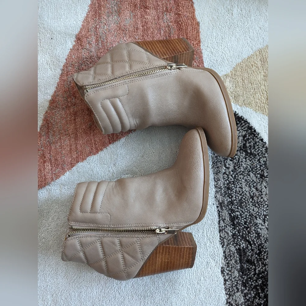 Women's Cream ALDO Booties size 7.5 - Picture 3 of 8